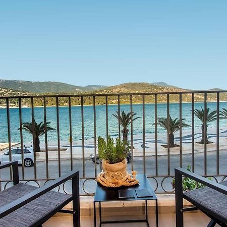 A & B Minimal Suite With Sea View In Argostoli Bagian luar foto