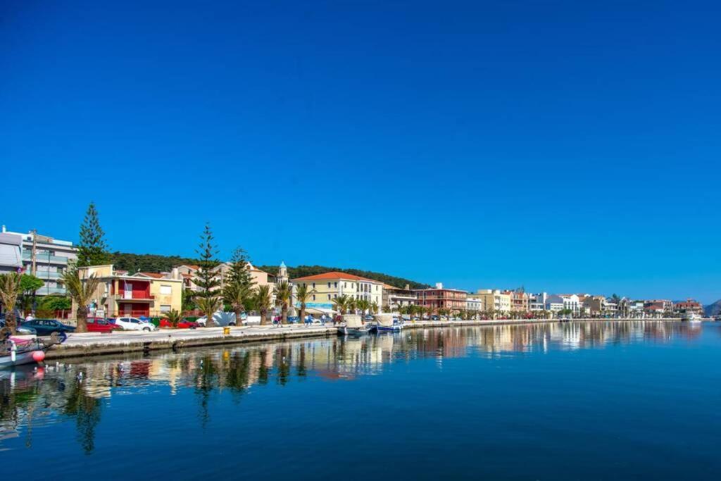 A & B Minimal Suite With Sea View In Argostoli Bagian luar foto