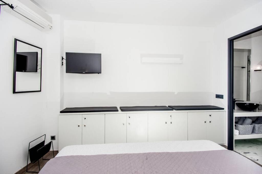 A & B Minimal Suite With Sea View In Argostoli Bagian luar foto