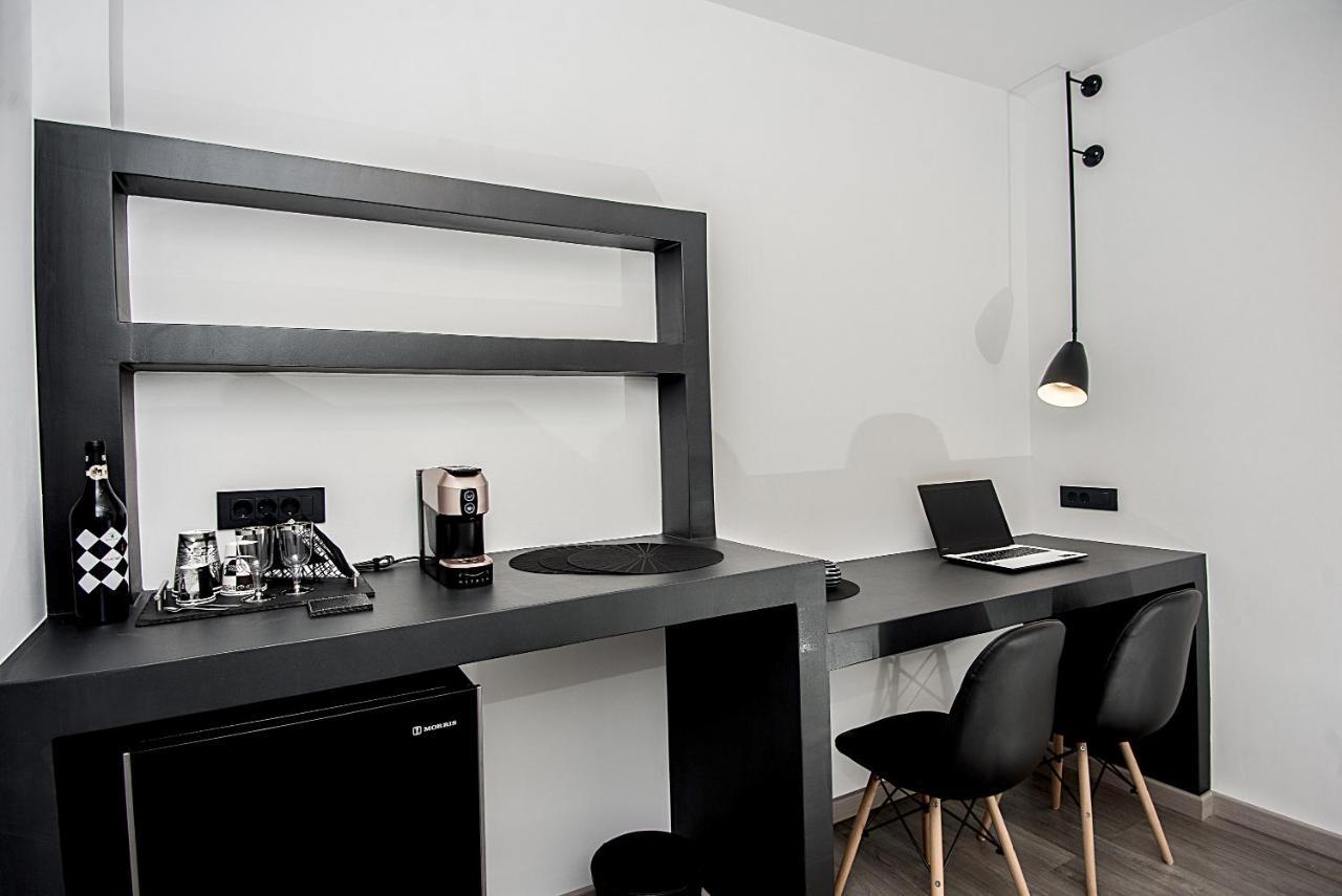 A & B Minimal Suite With Sea View In Argostoli Bagian luar foto