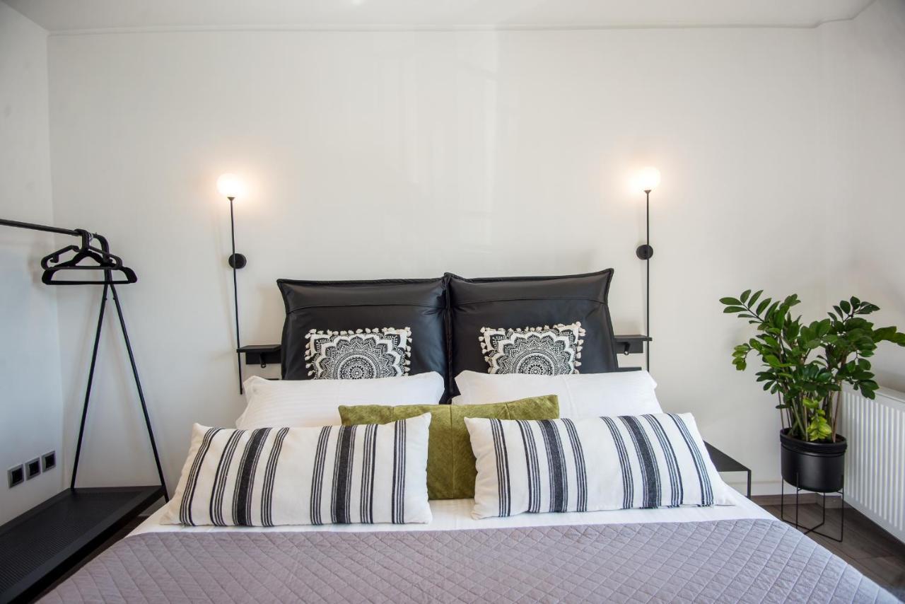 A & B Minimal Suite With Sea View In Argostoli Bagian luar foto