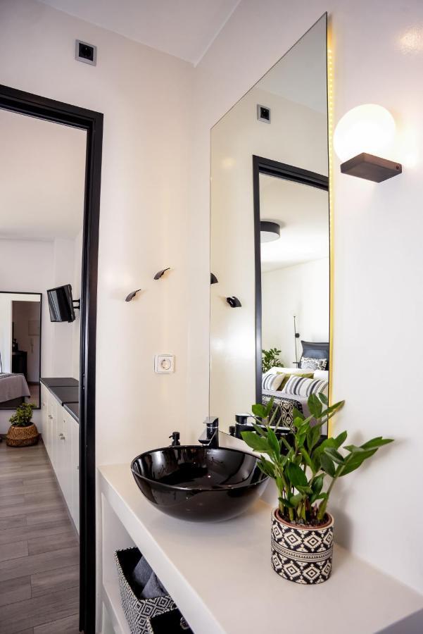 A & B Minimal Suite With Sea View In Argostoli Bagian luar foto