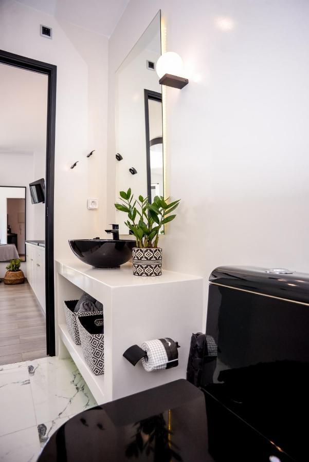 A & B Minimal Suite With Sea View In Argostoli Bagian luar foto